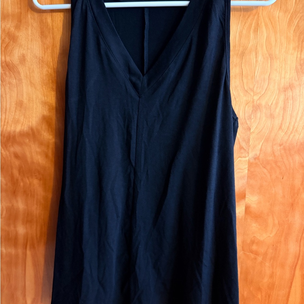 Black Sleeveless V-Neck Top
